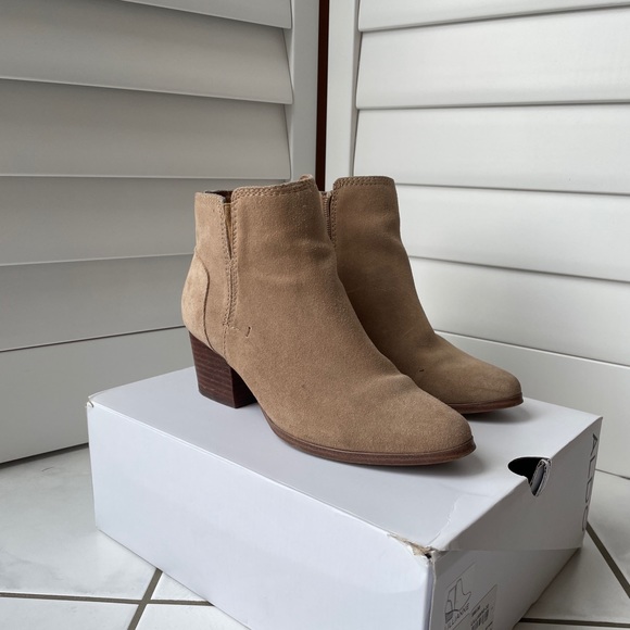 ALDO leather ankle boots - Picture 1 of 7